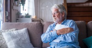 signs it’s time for assisted living adult child concerned about aging parent at home